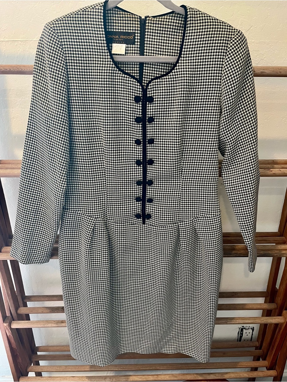 Vintage Donna Ricco Black and White Houndstooth Long Sleeve Dress